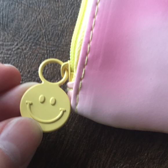 *FREE*! Free Makeup Bag With Purchase Over $50! - Picture 2 of 3